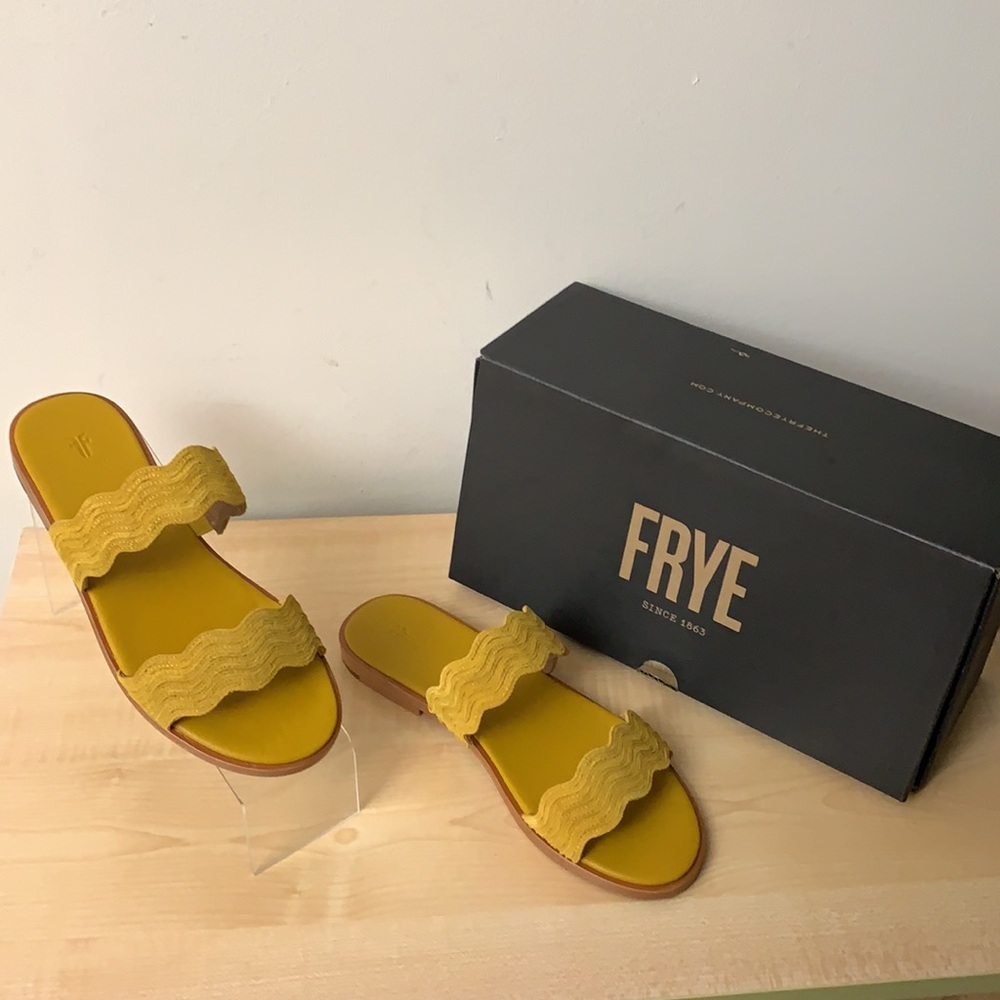 Frye Mira Wave Honey Hand Stitched Slide - 7.5 OR 8.5